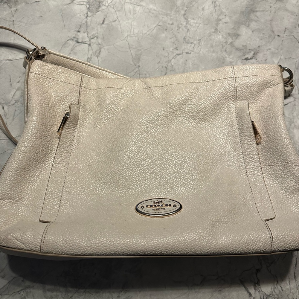 Coach handbag. Leather. Good condition